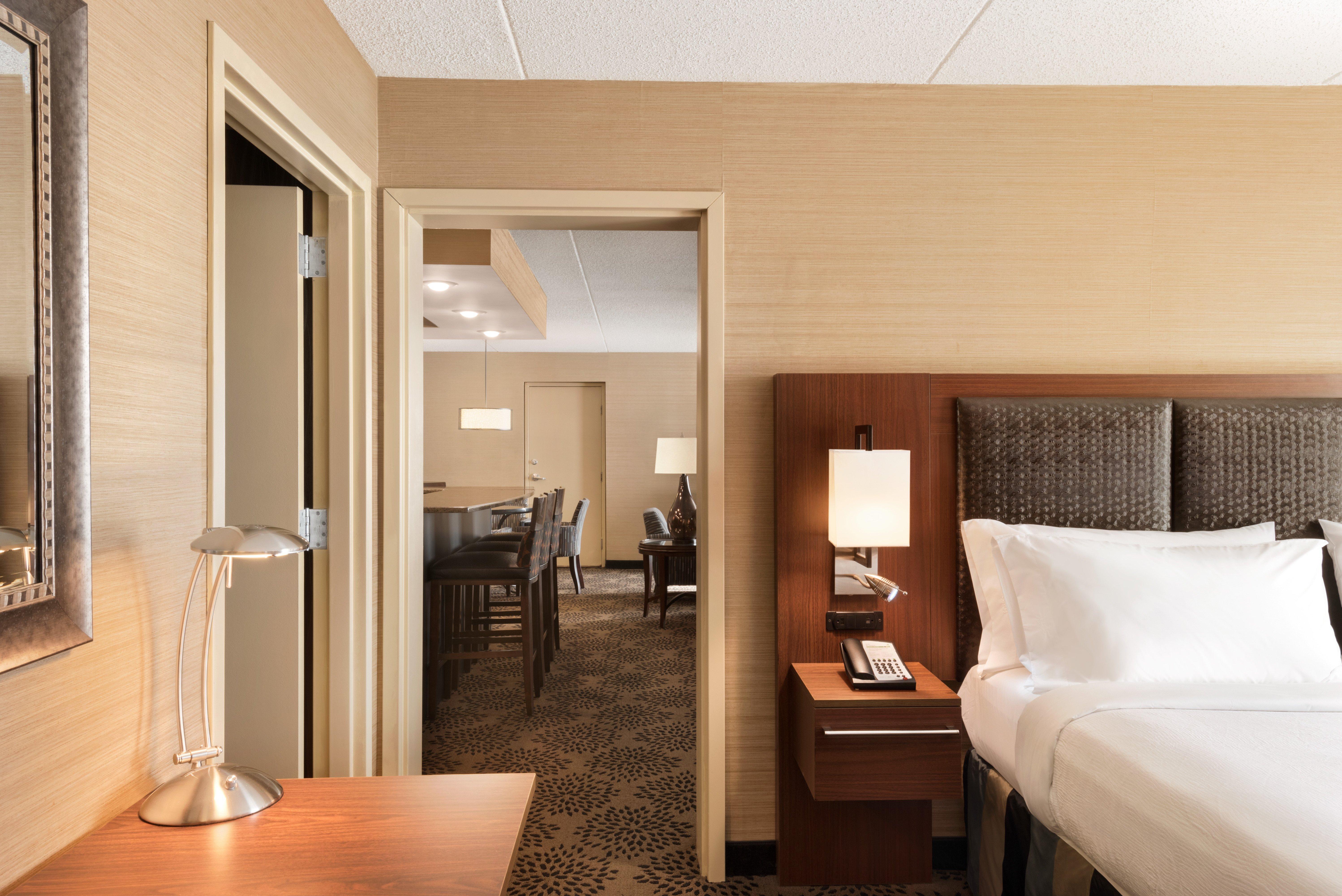 Hotel & Des Moines-northwest By Ihg 3*