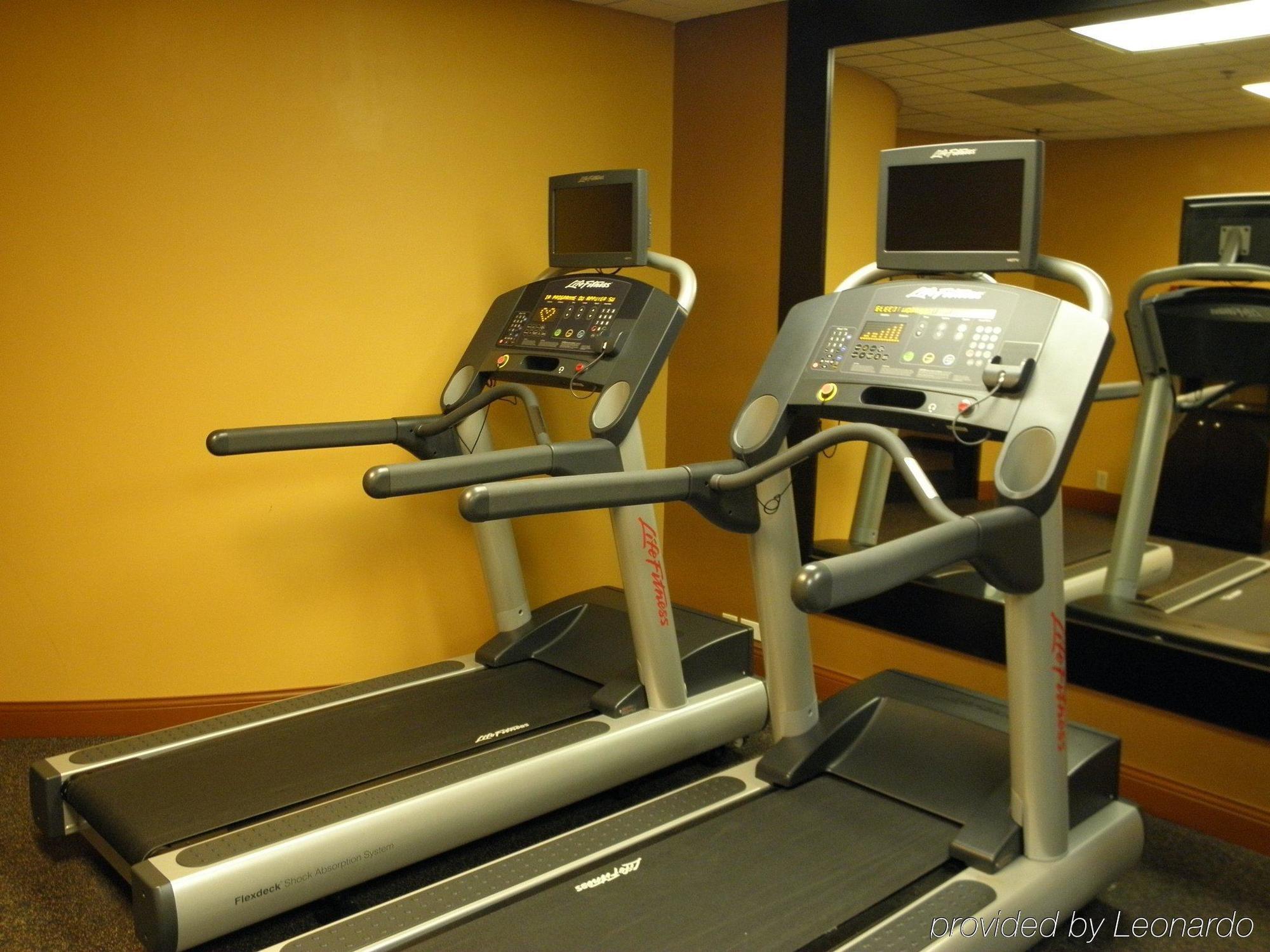Hotel & Des Moines-northwest By Ihg 3*