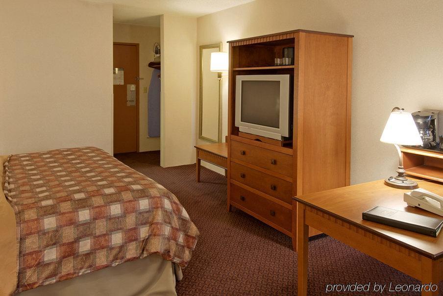 & Des Moines-northwest By Ihg Hotel Urbandale