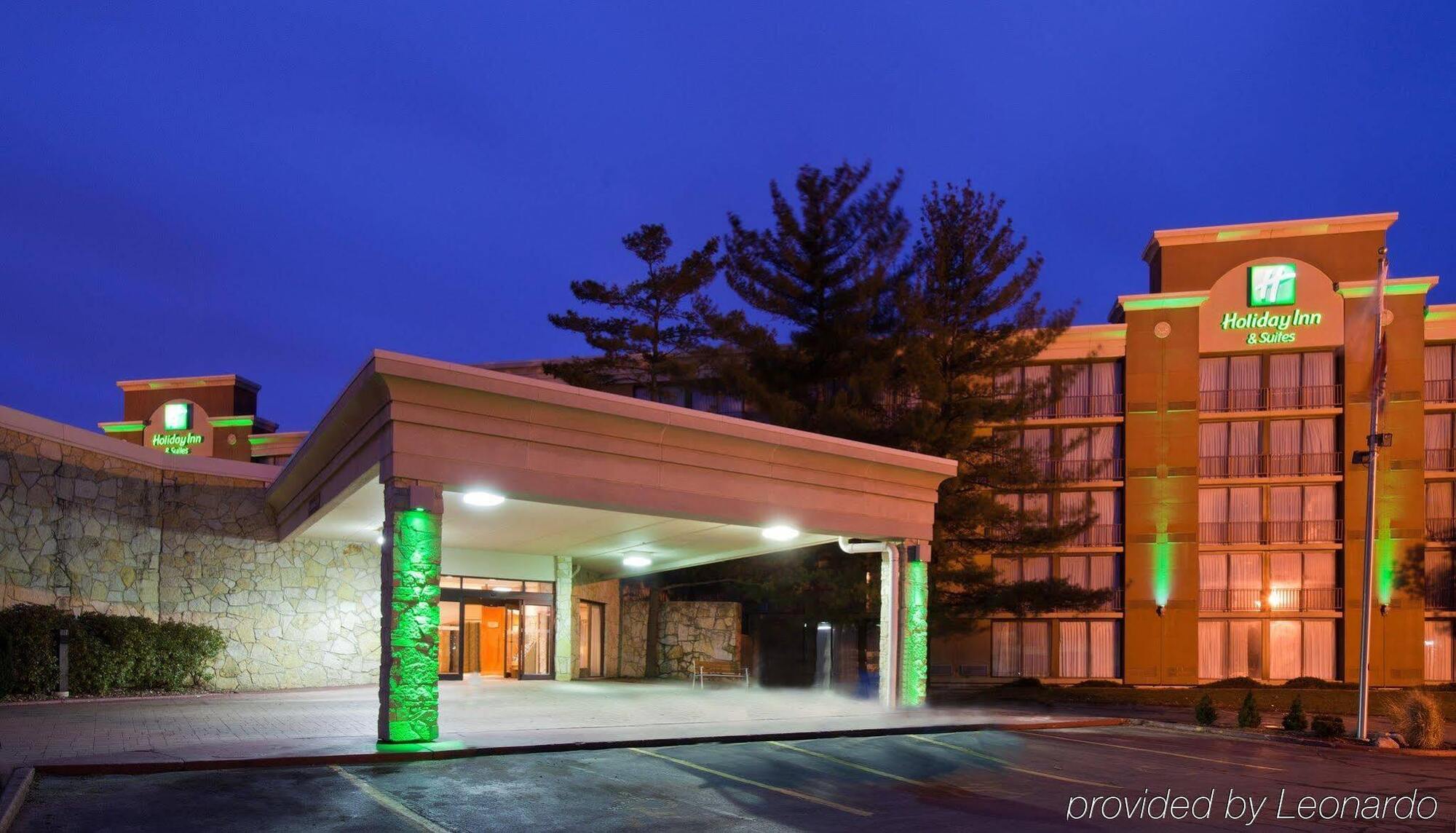 Hotel & Des Moines-northwest By Ihg 3*